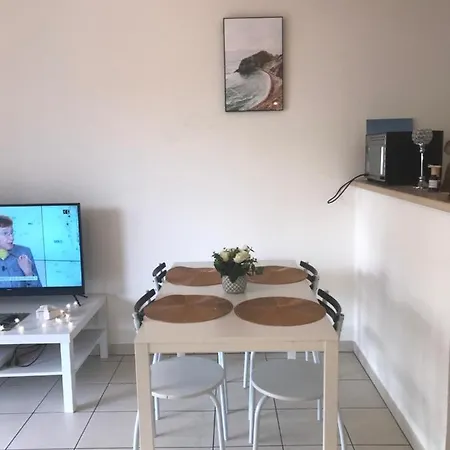 Entier T2 Avec Piscine Paradis Entierement Meuble Proche Metro