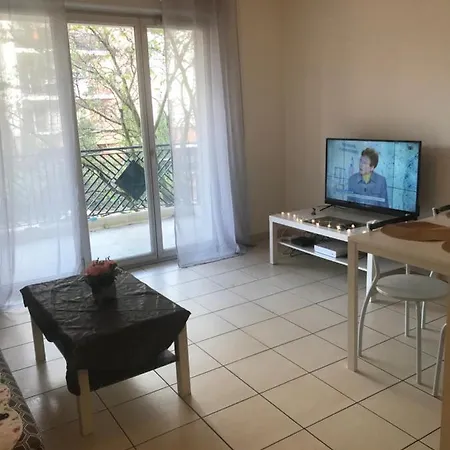 Apartment Entier T2 Avec Piscine Paradis Entierement Meuble Proche Metro